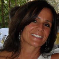 Vicki R