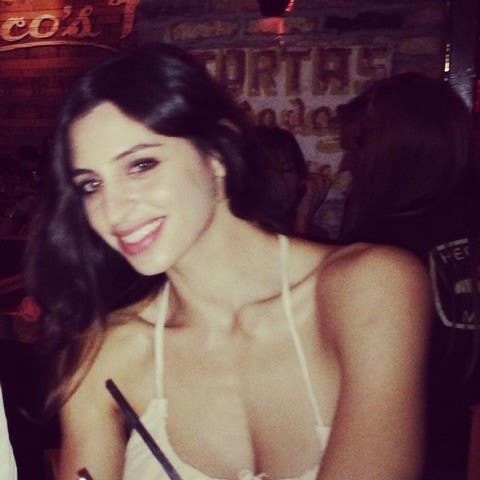  Laura D