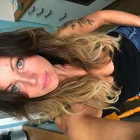 Anett R