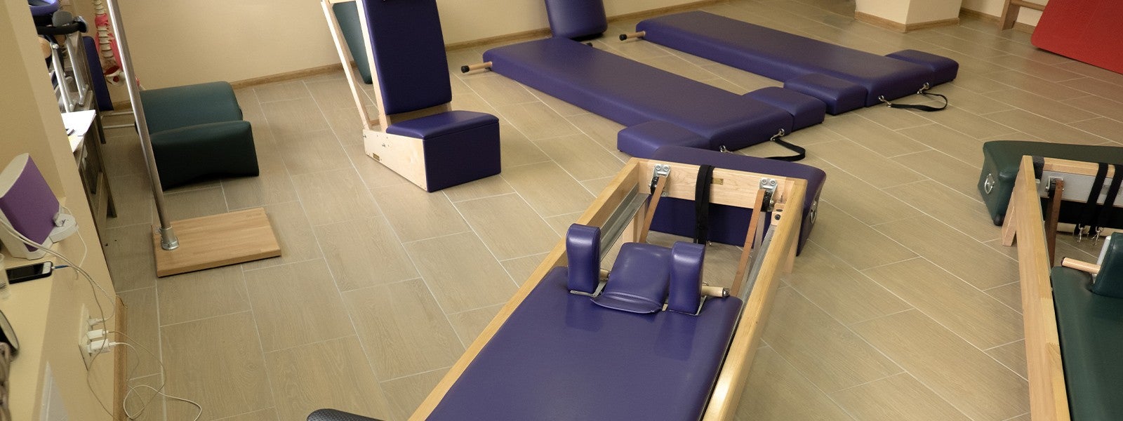 Pilates Mat Vs Pilates Reformer, What's the Difference?